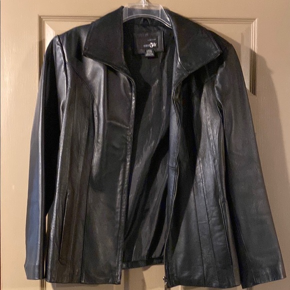 Covington Jackets & Blazers - Easy 5th Size Large Women's Black Leather Jacket genuine leather. Excellent co
